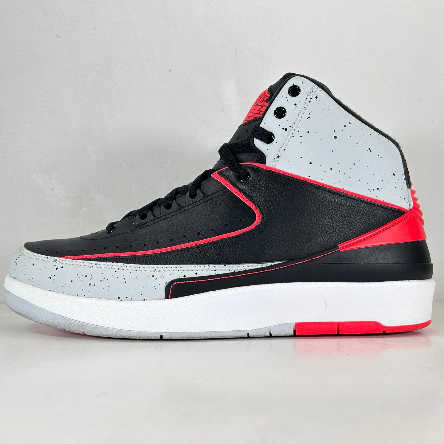 385475 023 Jordan 2 Retro Infrared Cement [USED] - 9.5 M (Used)