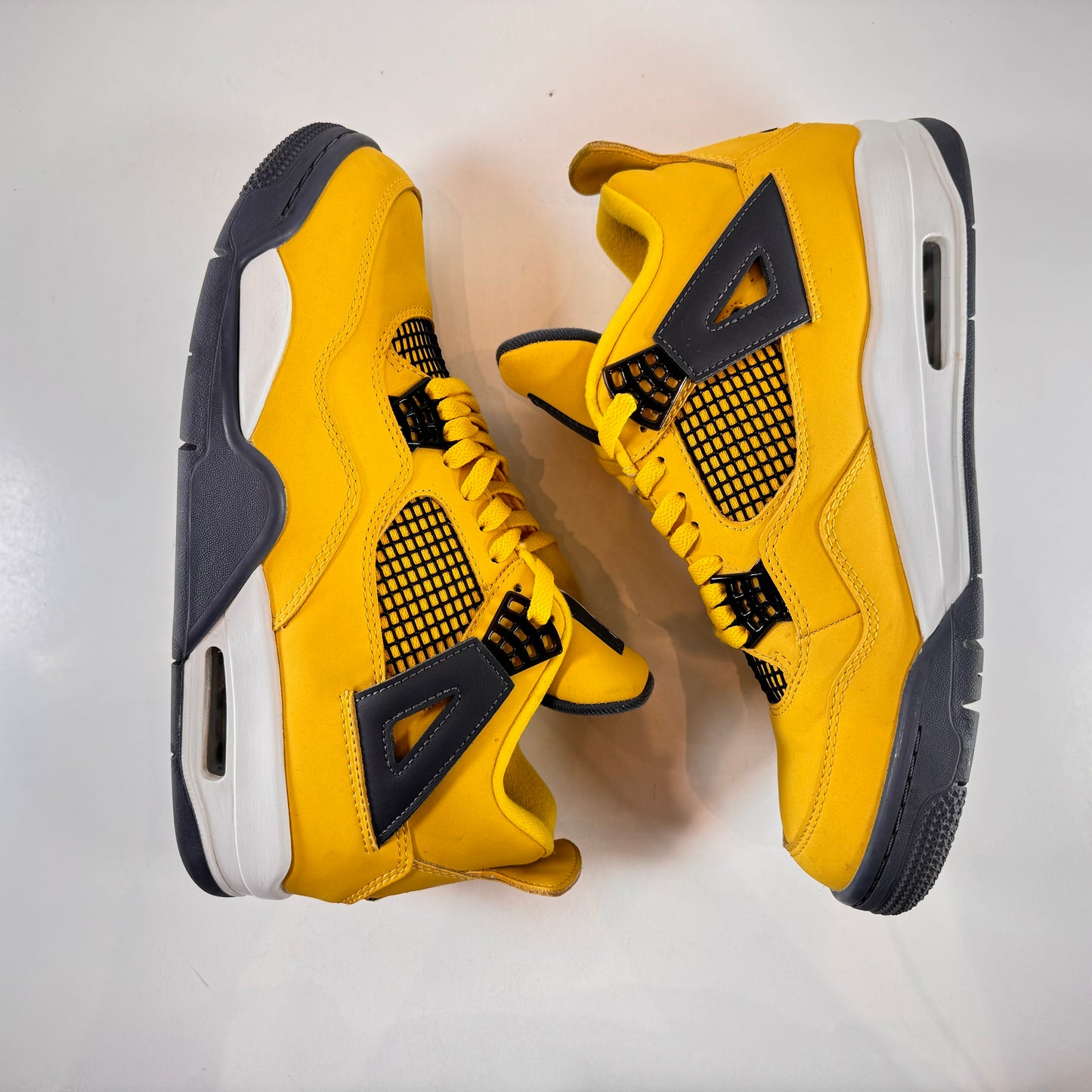 CT8527 700 Jordan 4 Retro Lightning (2021) [USED] - 9.5 M (Used3)