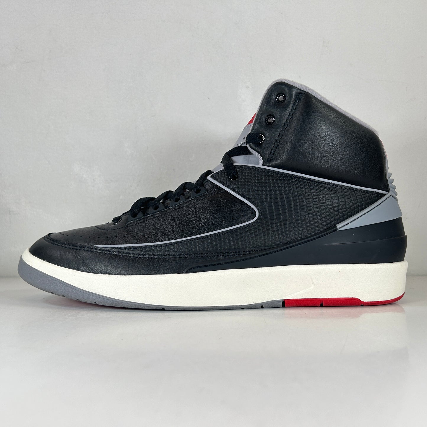 DR8884 001 Jordan 2 Retro Black Cement [USED] - 13 M (Used)