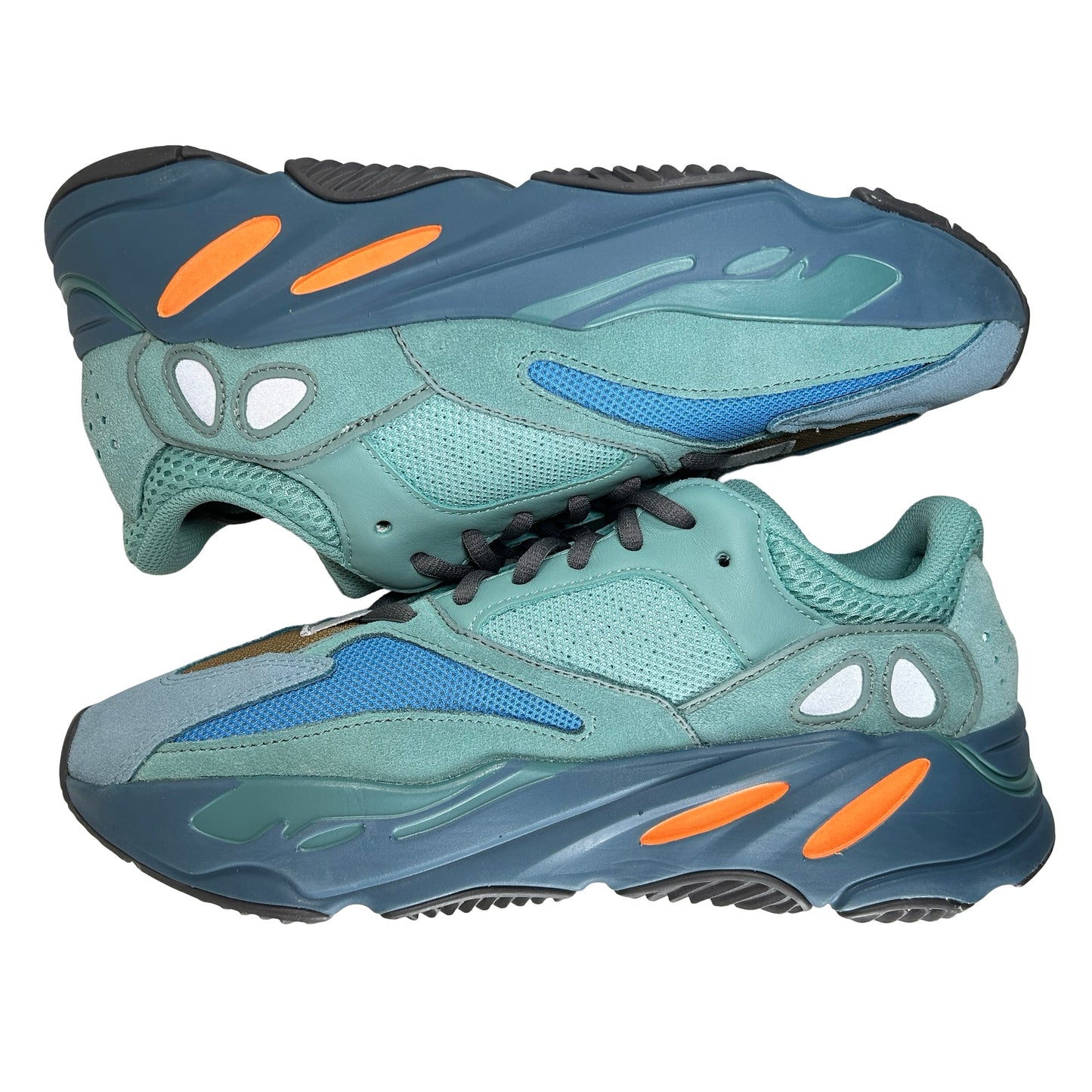 GZ2002 adidas Yeezy Boost 700 Faded Azure [USED] - 9 M (VNDS)