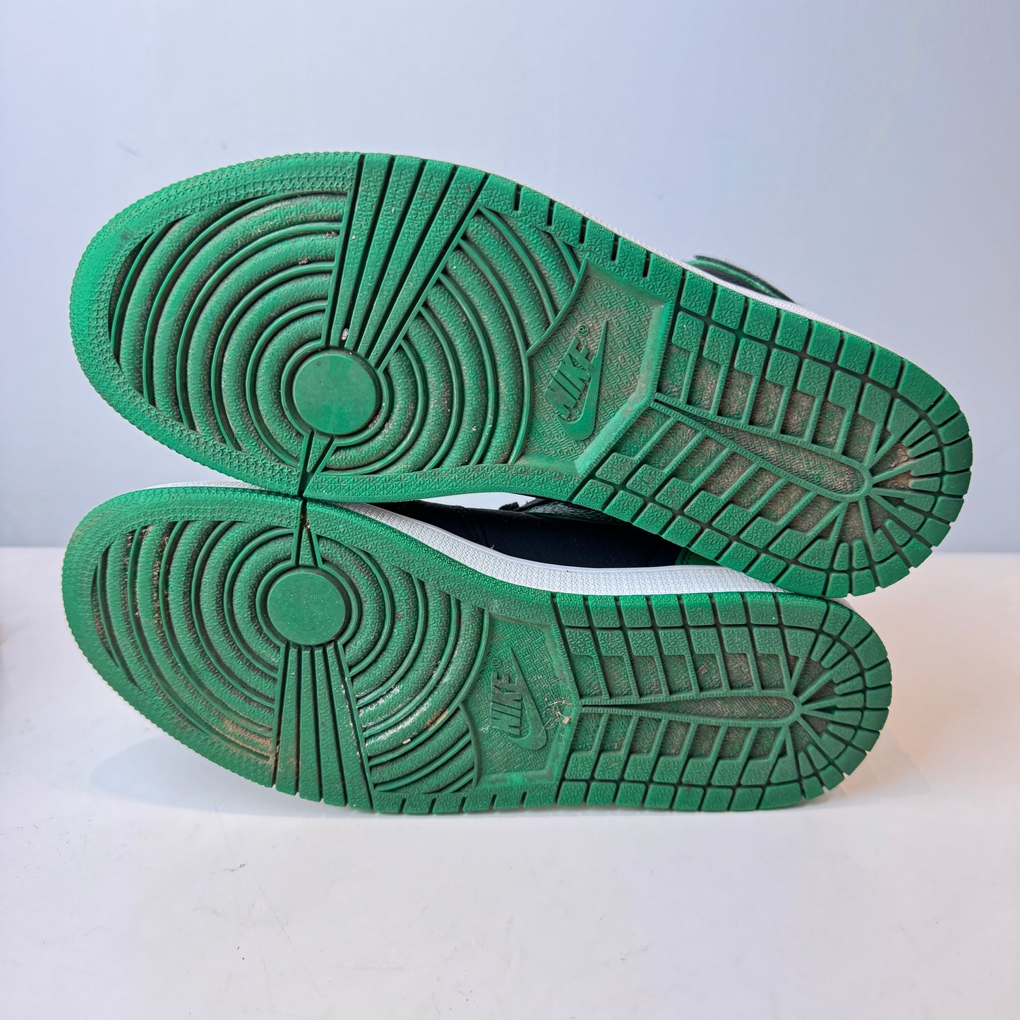 555088 030 Jordan 1 Verde Pino 2.0