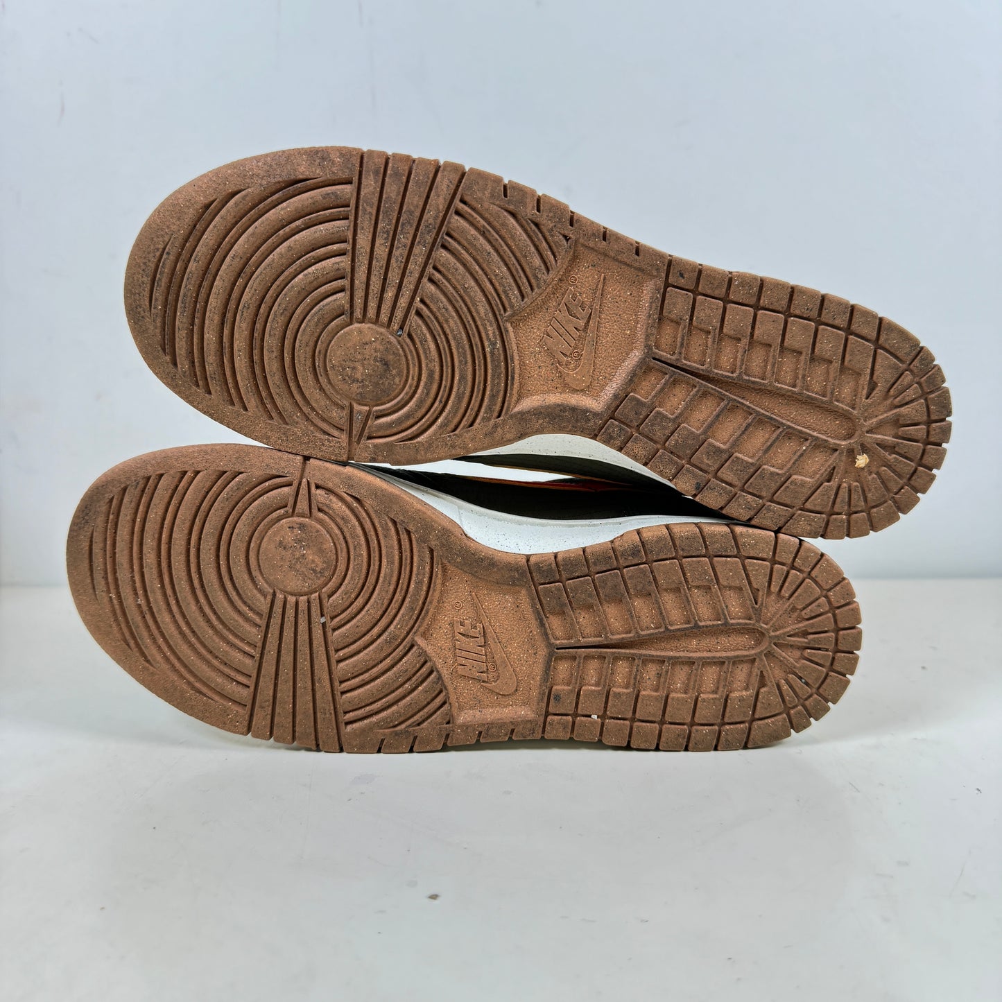 DD3358 300 Nike Dunk Low Next Nature Sequoia [USED] - 9.5 M (Used)