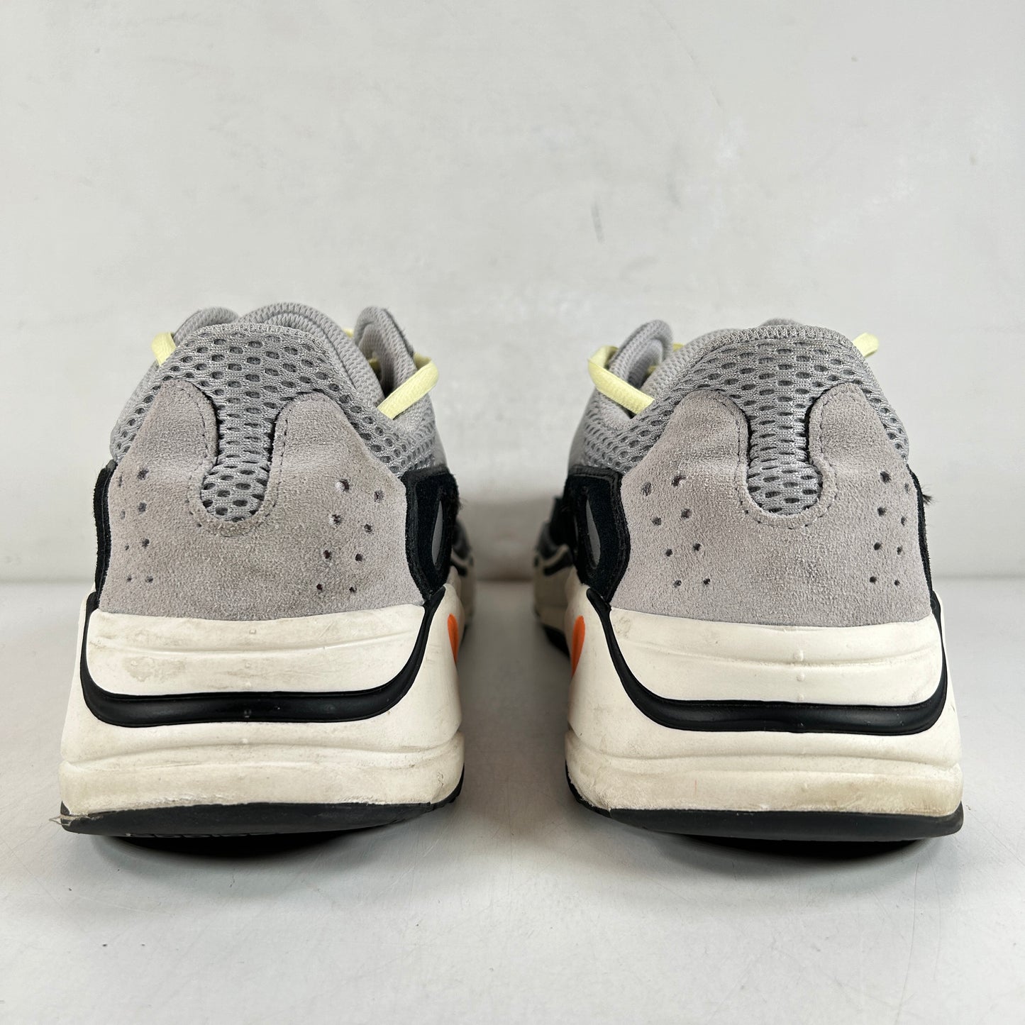 B75571 Yeezy 700 Wave Runner [USED] - 10 M (Used)