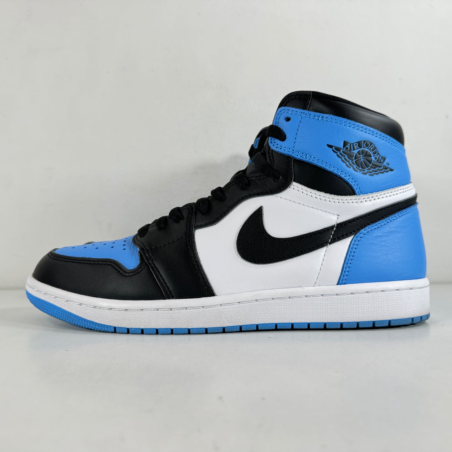 DZ5485 400 Jordan 1 Retro High OG UNC Toe [USED] - 10.5 M (Used3)