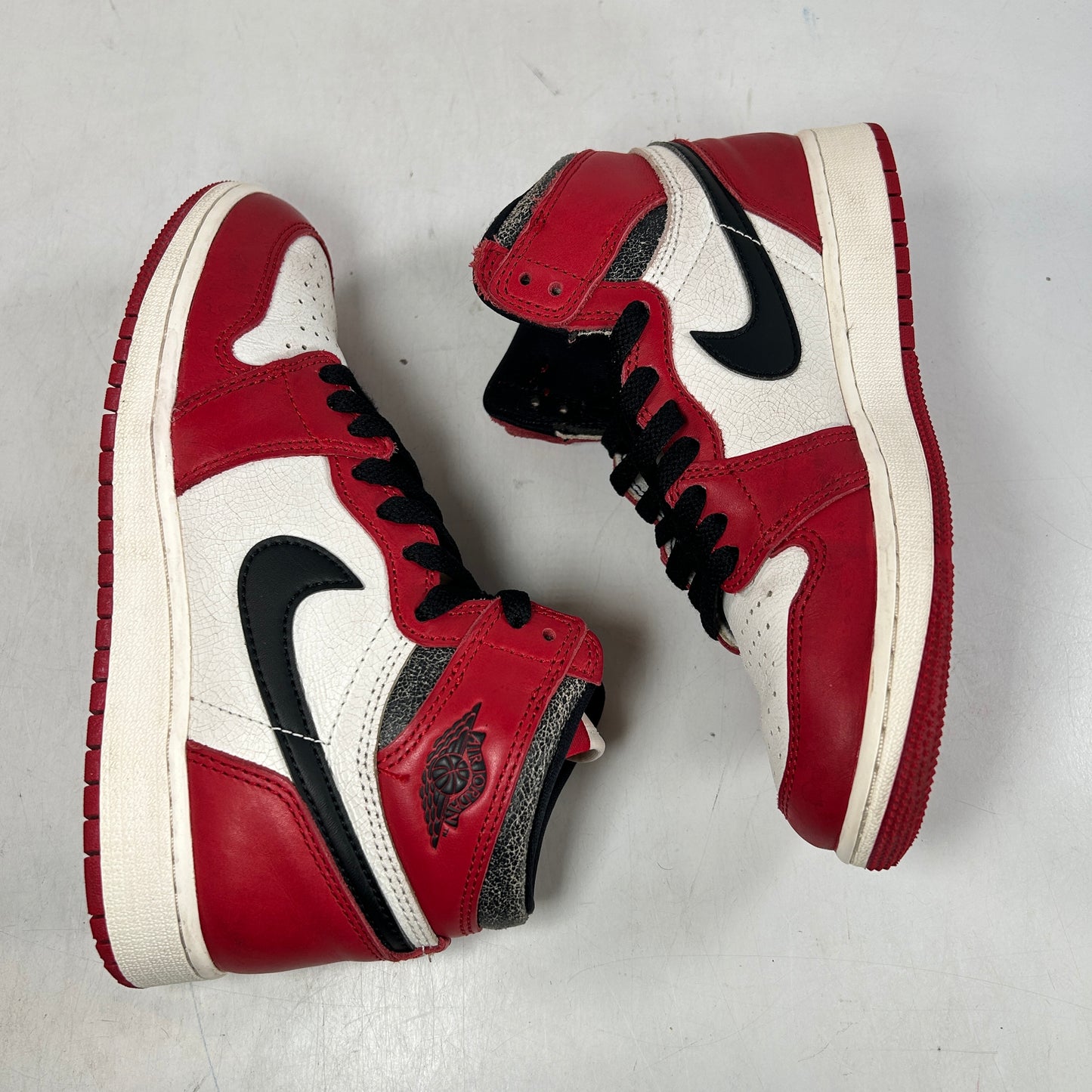 FD1437 612 Jordan 1 Retro High OG Chicago Lost and Found (GS) [USED] - 4.5 Y (Used)