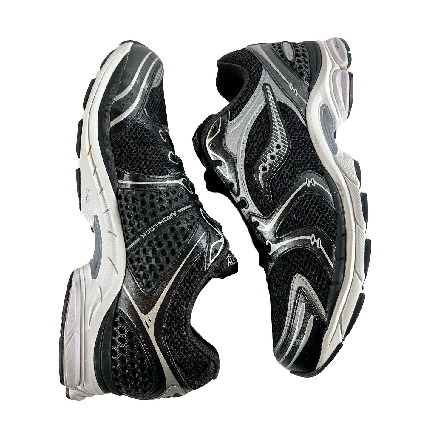 S70841-2 Saucony ProGrid Triumph 4 Black [USED] - 12 M (VNDS)