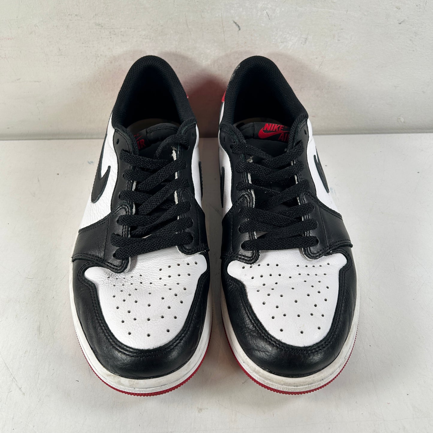 CZ0790 106  Jordan 1 Retro Low OG Black Toe (2023) [USED] - 10 M (Used) (No Box)