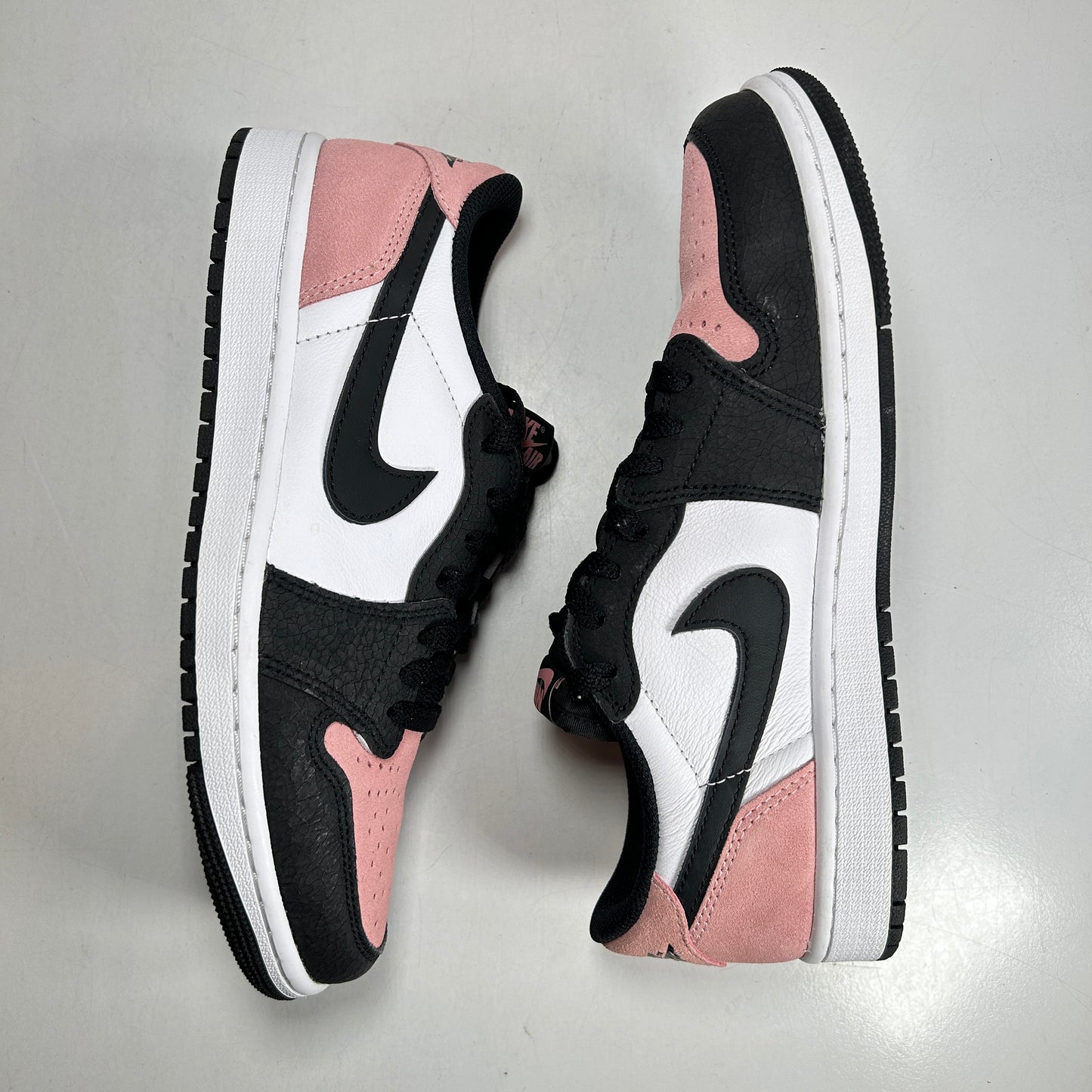 CZ0790 061 Jordan 1 Low OG Bleached Coral [USED] - 8 M (Used)