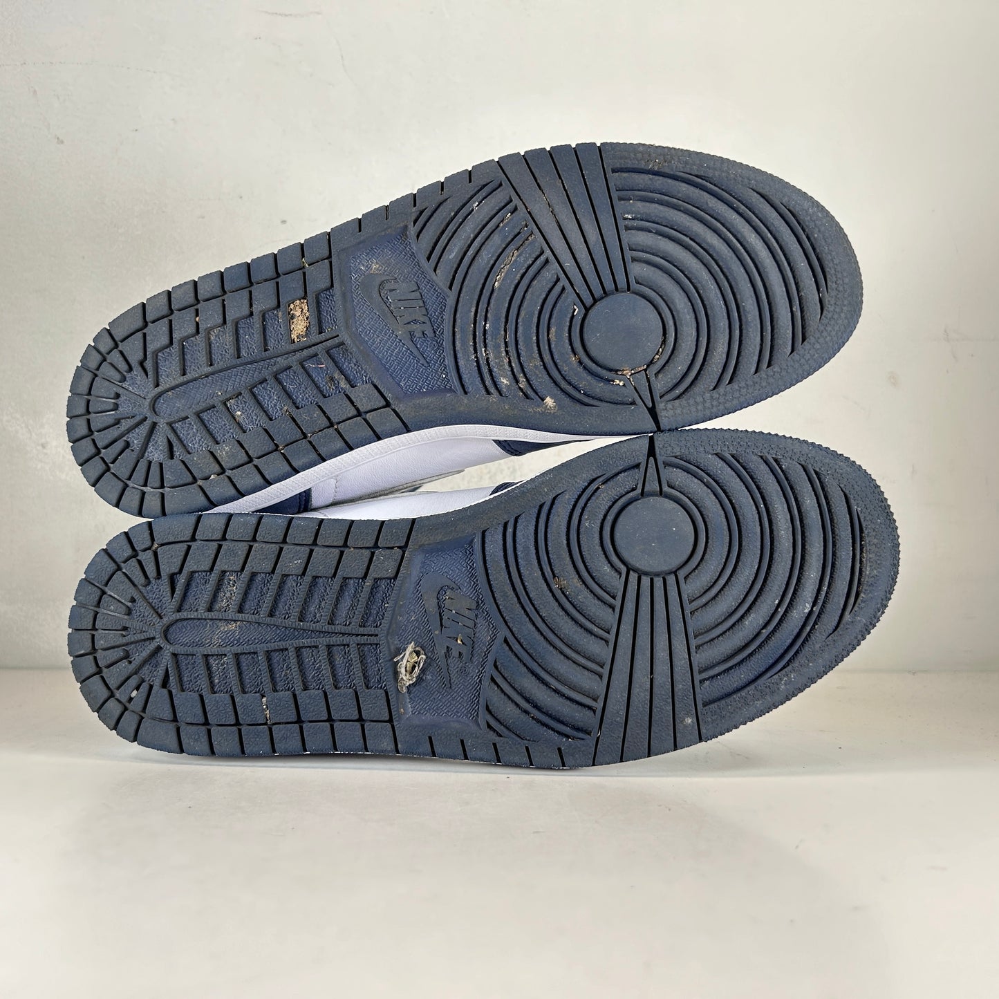 DC1788 100 Jordan 1 Co.JP Azul marino medianoche 2020