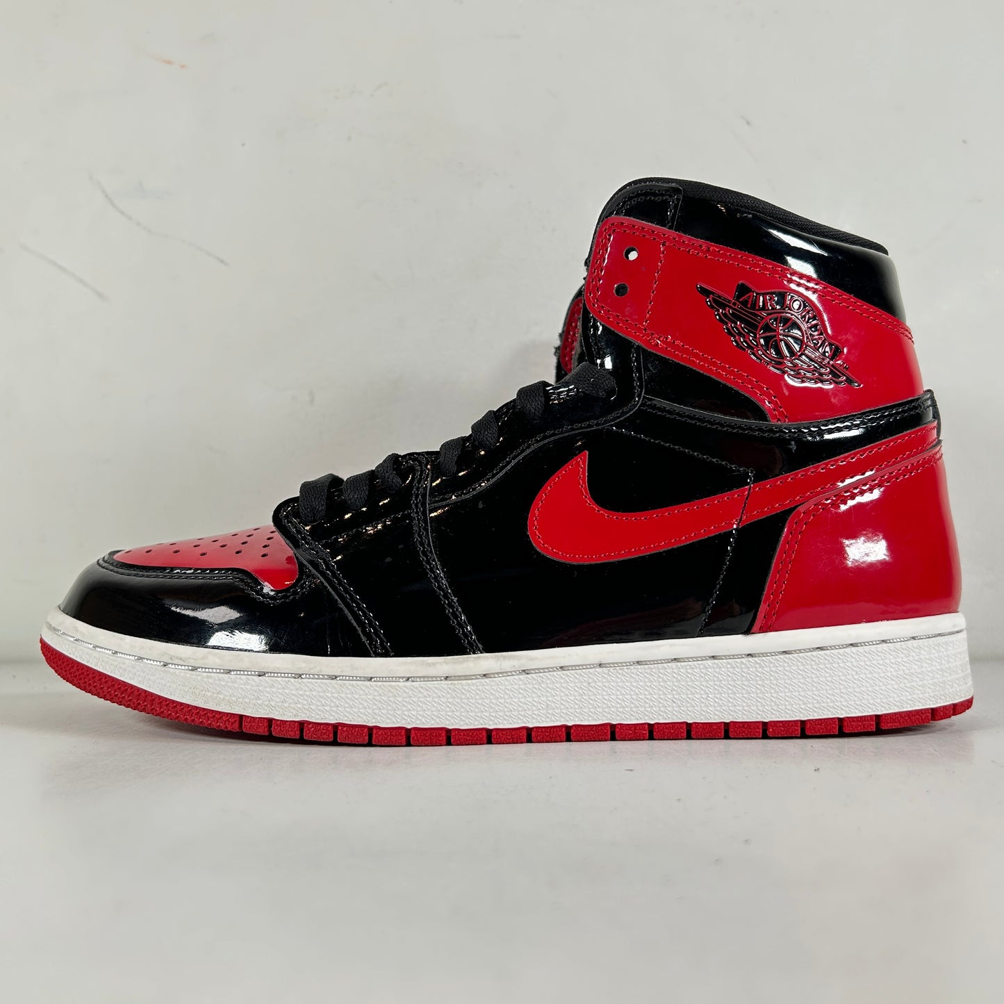 555088 063 Jordan 1 Retro High OG Patent Bred [USED] - 9 M (Used) (No Box2)