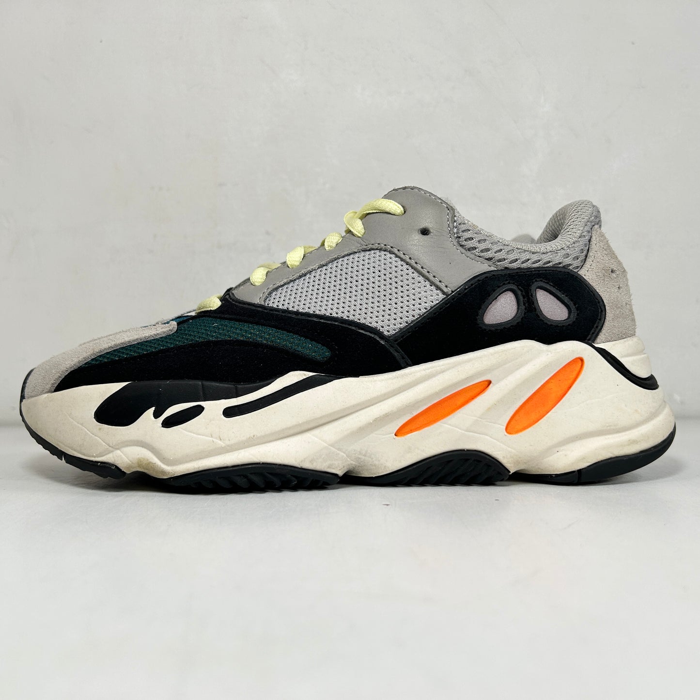 B75571 Yeezy 700 Wave Runner [USED] - 5 M (Used)