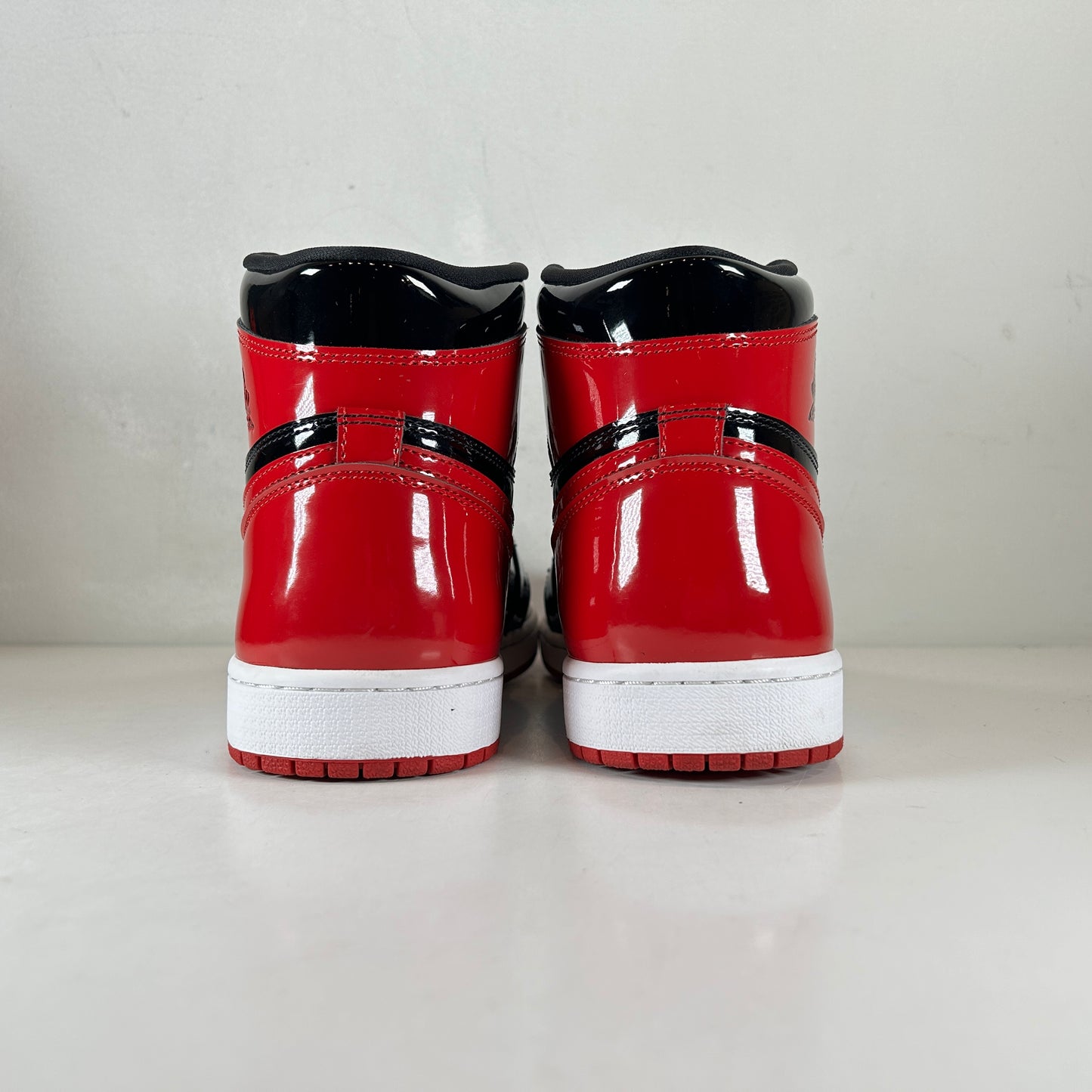 555088 063 Jordan 1 Retro High OG Patent Bred [USED] - 11 M (Used3)