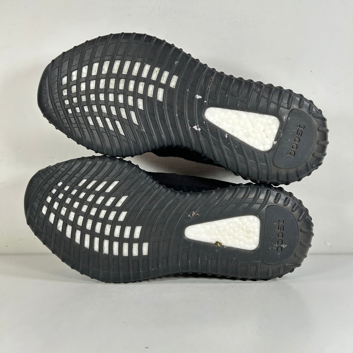 HQ4540 Adidas Yeezy Boost 350 V2 Onyx [USED] - 10.5 M (Used)