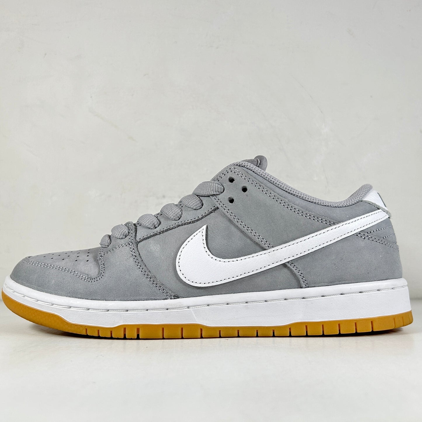DV5464 001 Nike SB Dunk Low Pro ISO Orange Label Wolf Grey Gum [USED] - 9.5 M (Used)