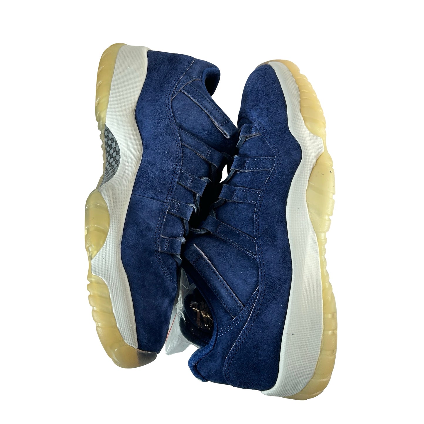 AV2187 441 Jordan 11 Retro Low Derek Jeter RE2PECT - 9.5 M (Yellowing)