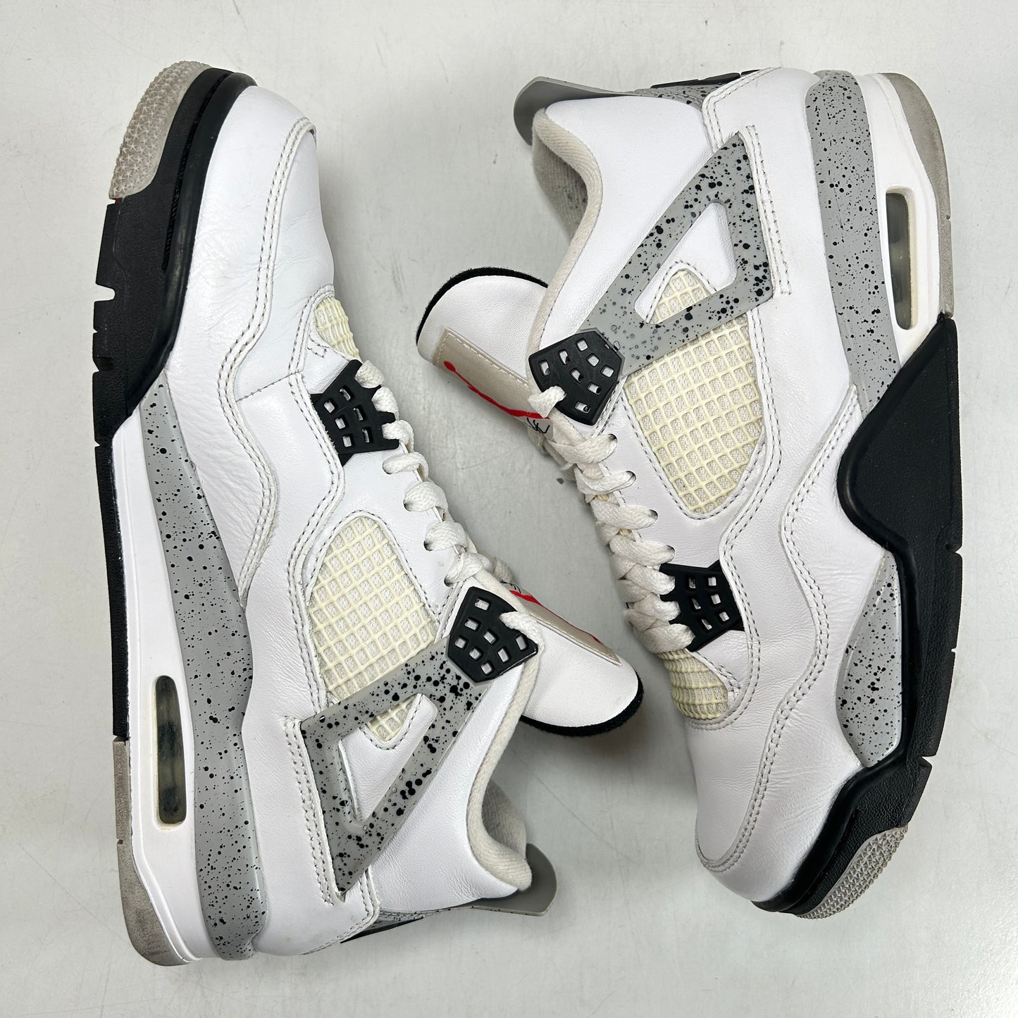 840606 192 Jordan 4 White Cement [USED] - 8.5 M (Used) (Replace Box)