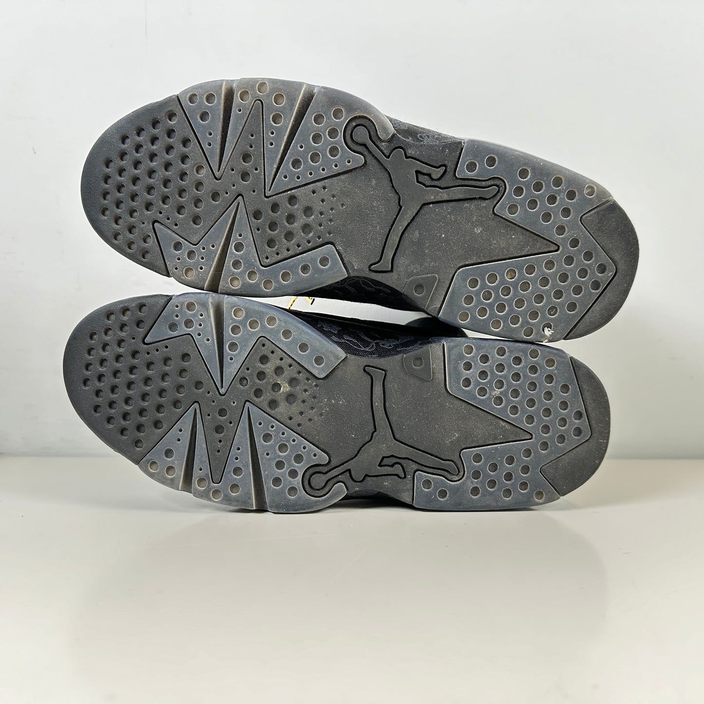 DB9818 001 Jordan 6 Retro SD Triple Black (W) [USED] - 9 W (Used)