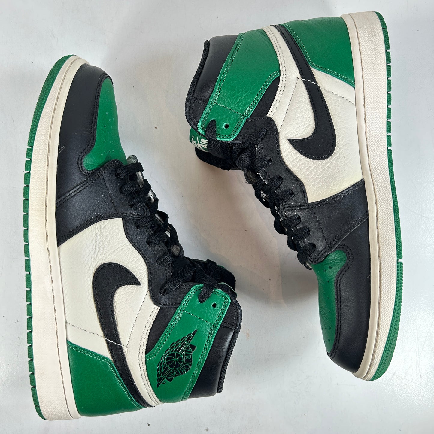 555088 302 Jordan 1 Retro High Pine Green [USED] - 9.5 M (Used) (No Box)