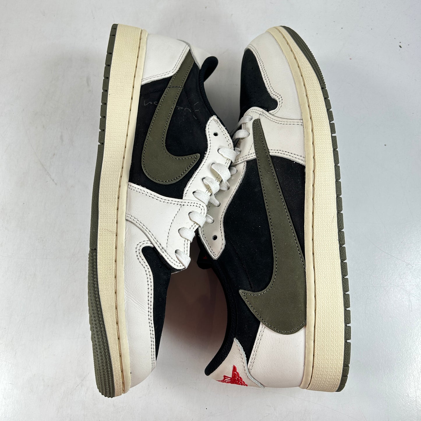 DZ4137 106 Jordan 1 Retro Low OG SP Travis Scott Olive (W) [USED] - 13.5 W (Used)