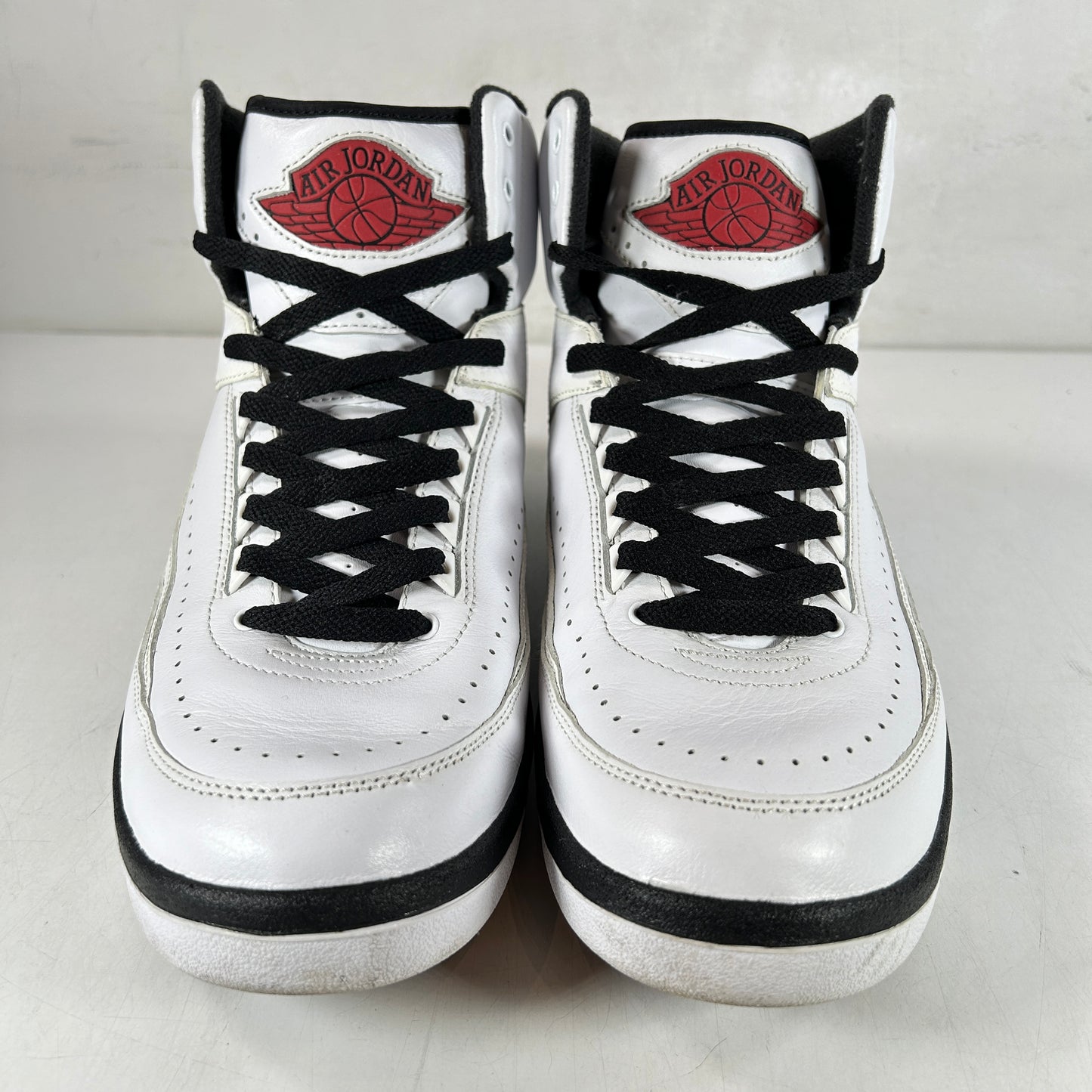 DX2454 106 Jordan 2 Retro OG Chicago (2022) [USED] - 11 M (Used)