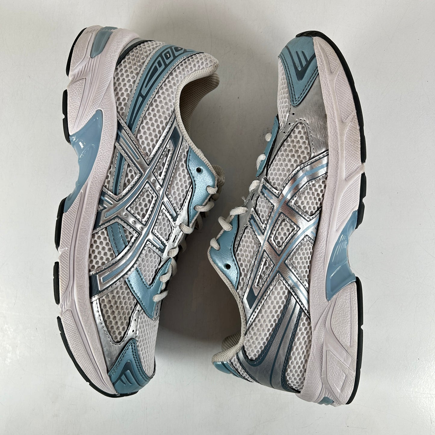 1201A256 116 ASICS Gel-1130 White Shark Skin [USED] - 8.5 M (Used)