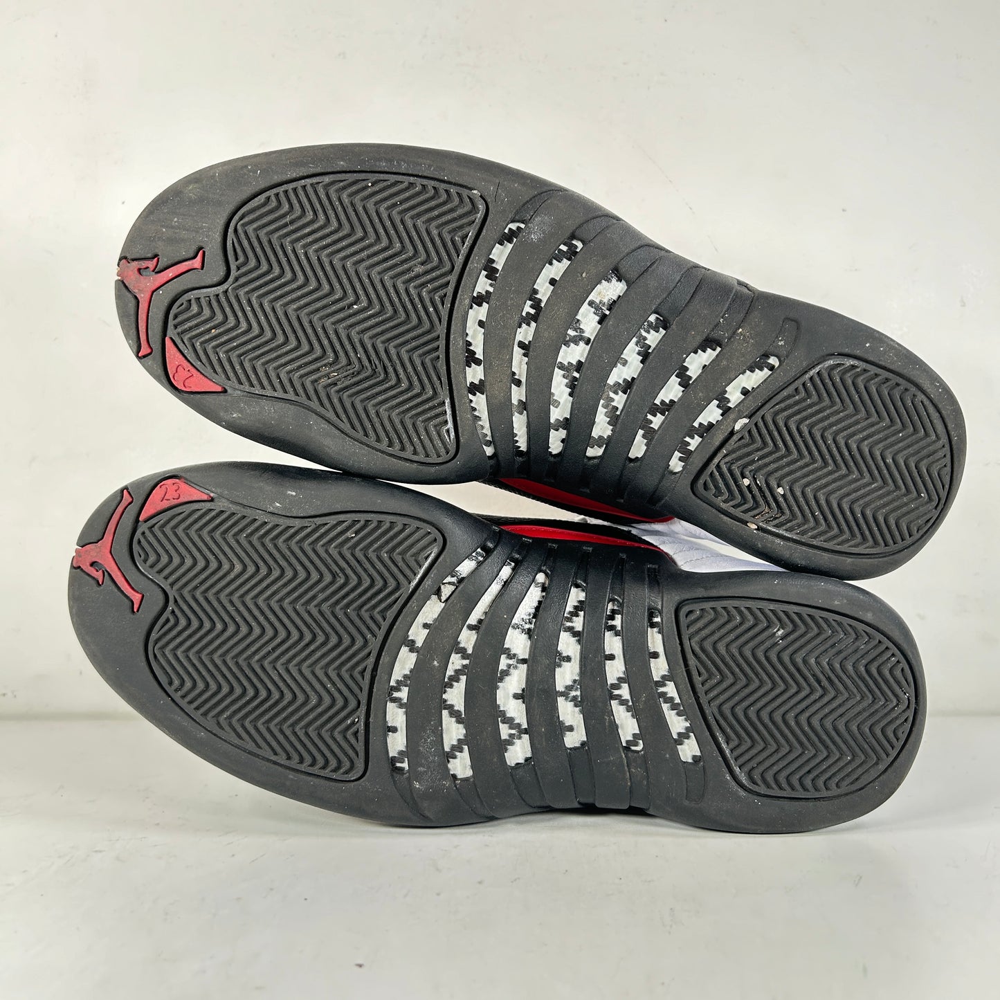 CT8013 162 Air Jordan 12 Red Taxi [USED] - 9.5 M (Used3)