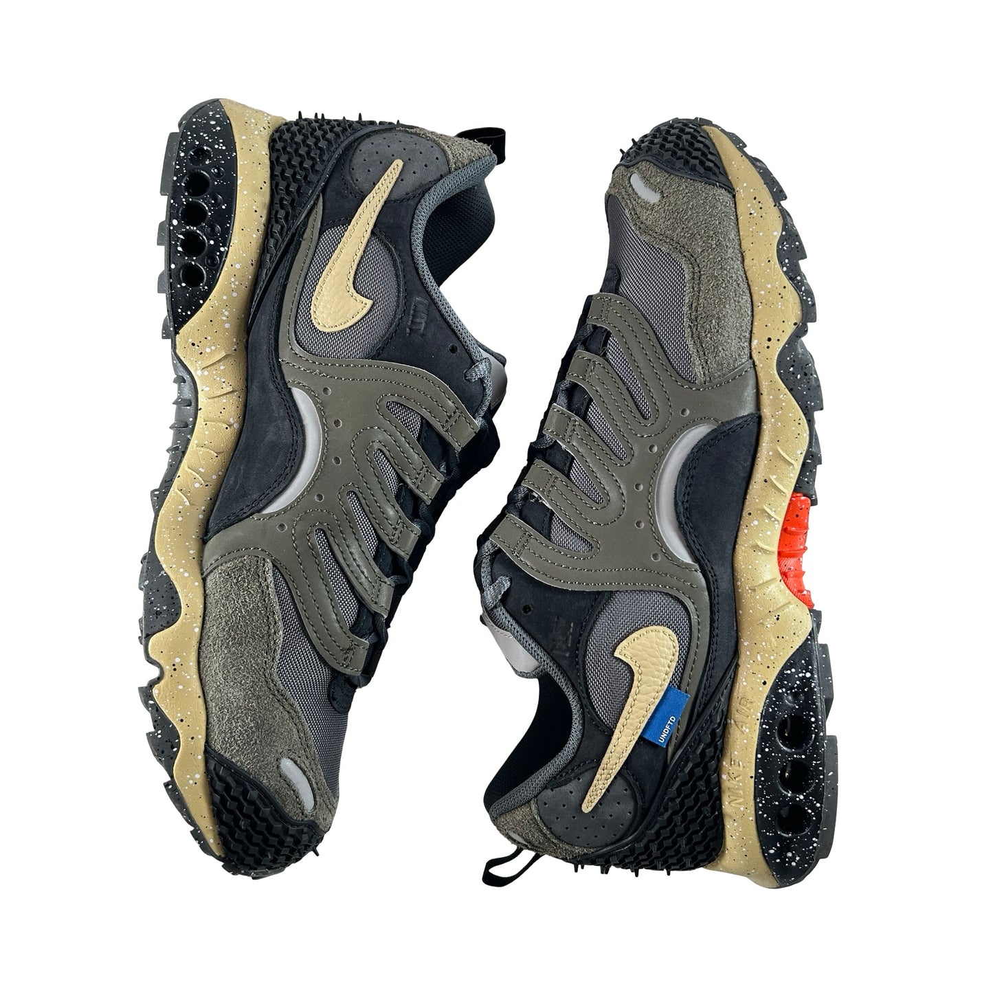 FN7546 300 Undefeated x Air Terra Humara 'Cargo Khaki' [USED] - 11 M (Used)