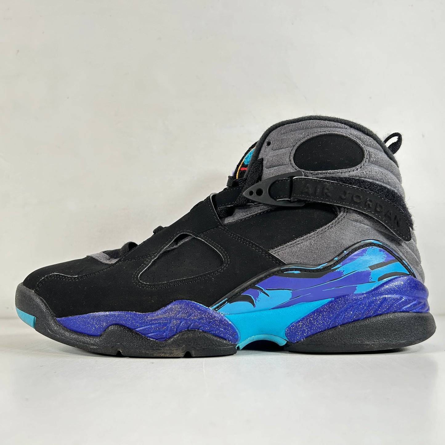 305381 025 Jordan 8 Retro Aqua (2015) [USED] - 8.5 M (Used)