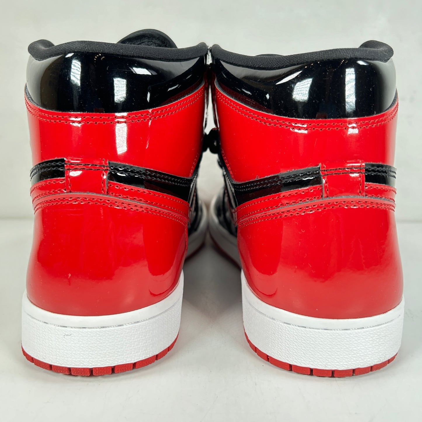 555088 063 Jordan 1 Retro High OG Patent Bred [USED] - 9.5 M (Used)