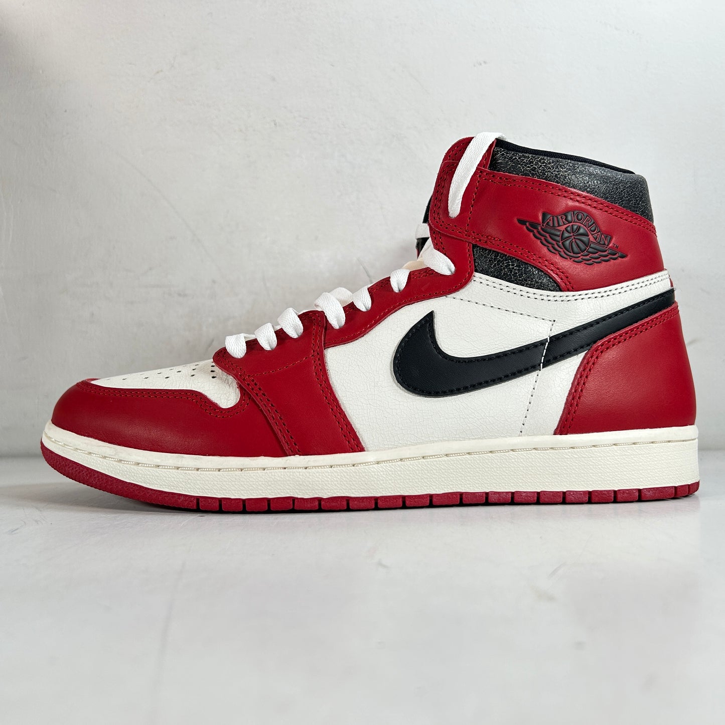 DZ5485 612 Jordan 1 Retro High OG Chicago Lost And Found [USED] - 10.5 M (VNDS2)