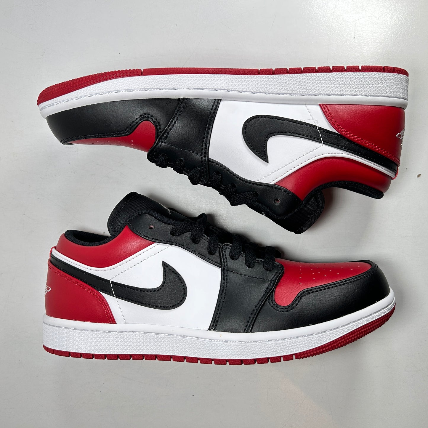 553558 612 Jordan 1 Low Bred Toe [USED] - 8.5 M (Used)