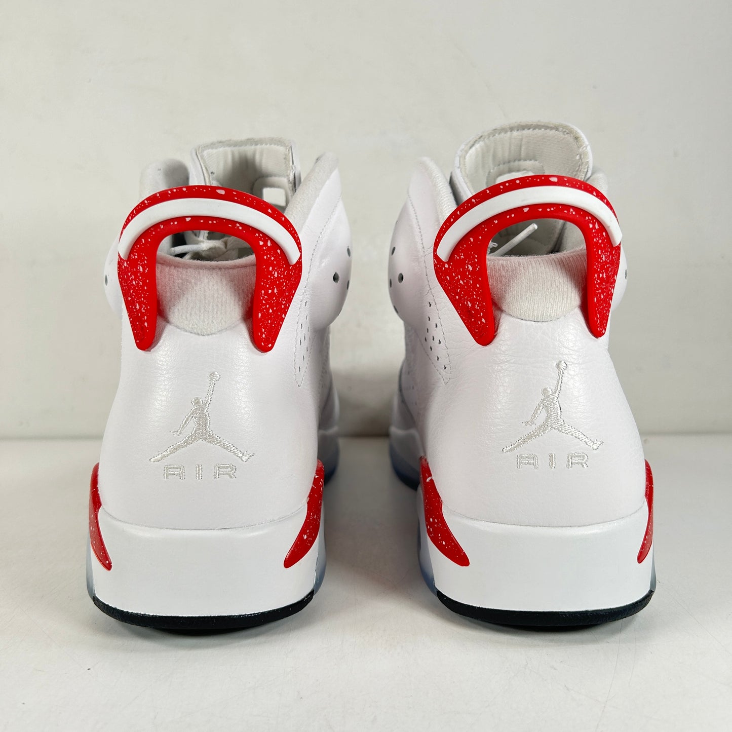 CT8529 162 Jordan 6 Retro Red Oreo [USED] - 11 M (VNDS)