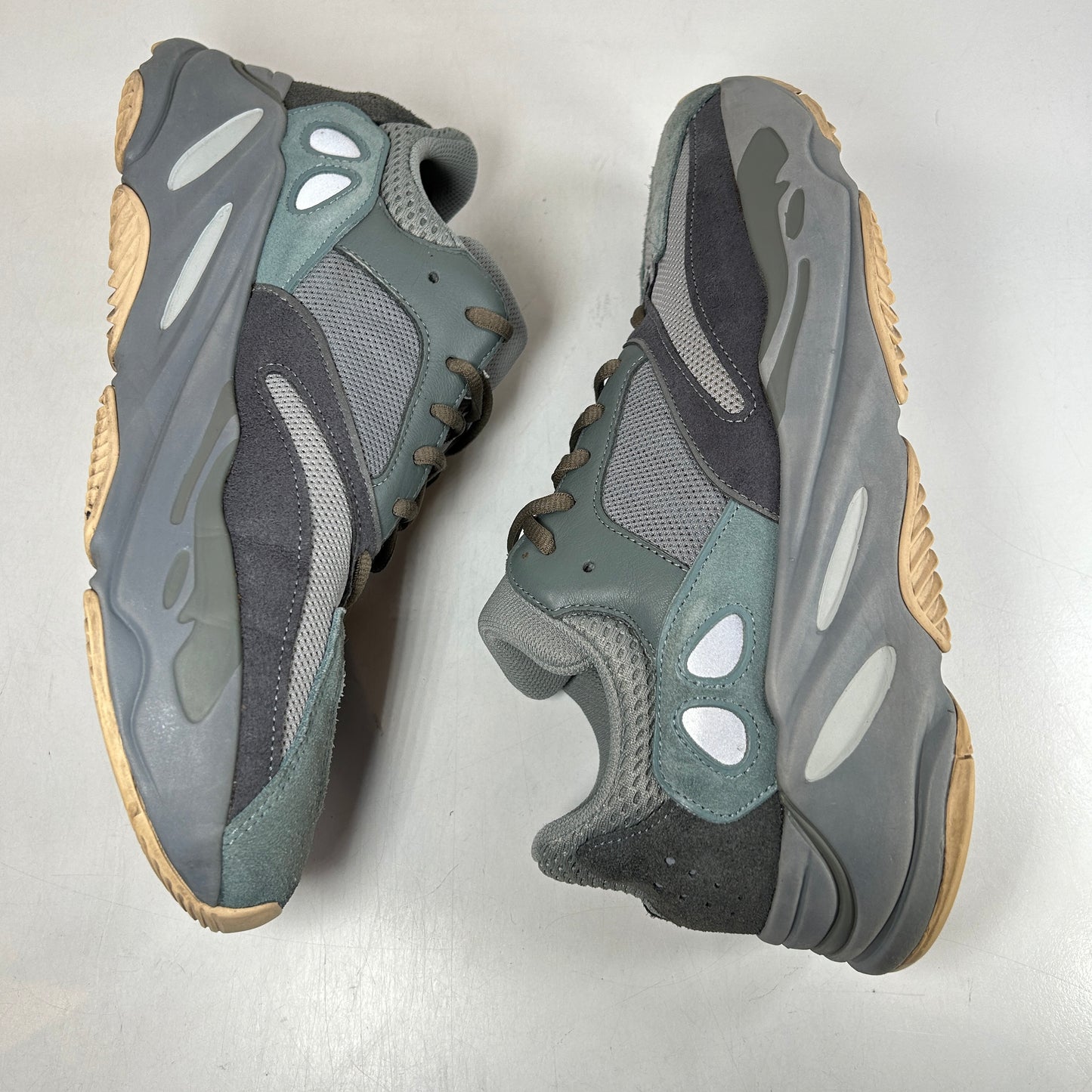 FW2499 adidas Yeezy Boost 700 Teal Blue [USED] - 11 M (Used)