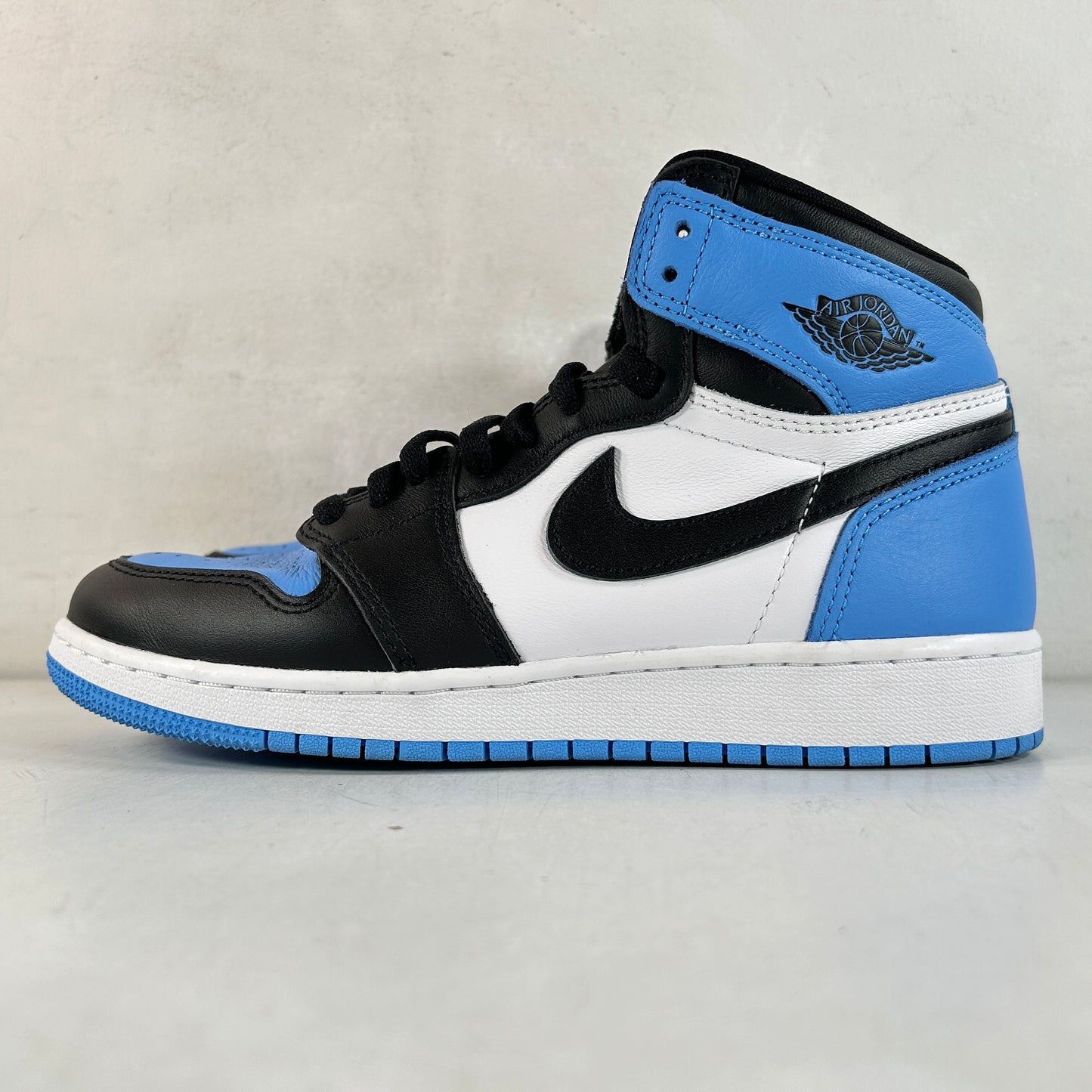 FD1437 400 Jordan 1 Retro High OG UNC Toe (GS) [USED] - 6 Y (Used) (No Box)
