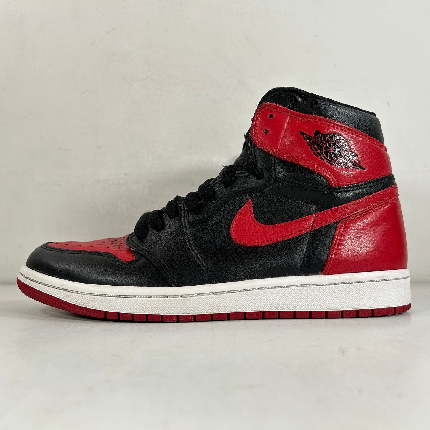 555088 001 Jordan 1 Retro High Bred Banned (2016) [USED] - 8 M (Used) (Replace Box)