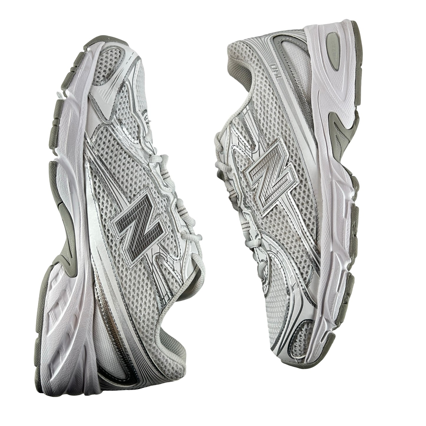 U740WM2 New Balance 740v2 White Silver Reflection [USED] - 9 M (Used)