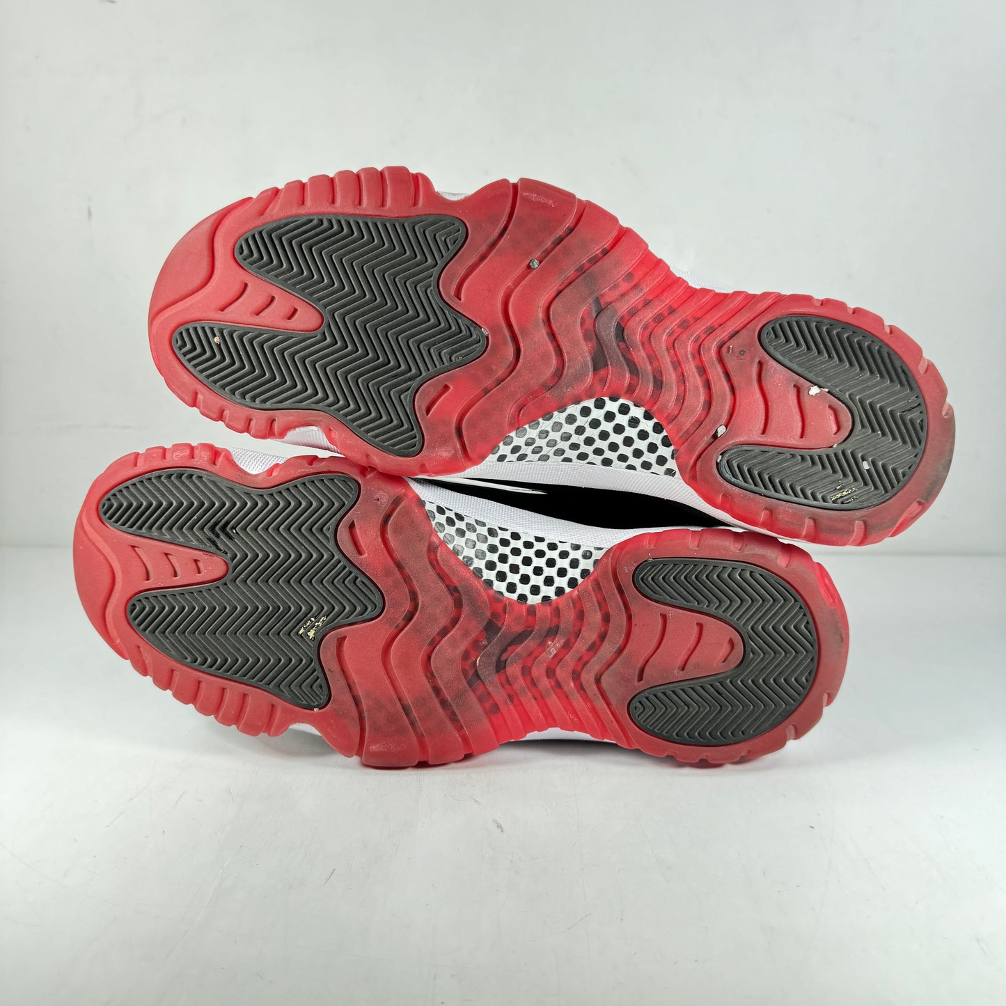 378037 061 Jordan 11 Retro Playoffs Bred (2019) [USED] - 12 M (Used) (No Box)