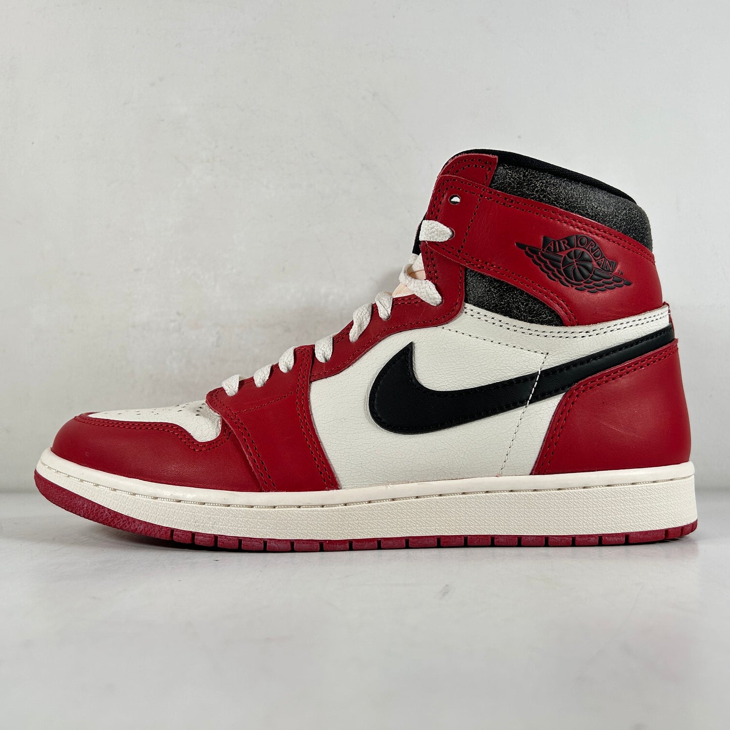 DZ5485 612 Jordan 1 Retro High OG Chicago Lost And Found [USED] - 10 M (VNDS2)