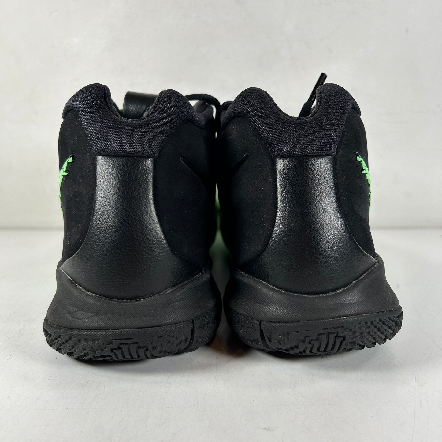 943806 012 Nike Kyrie 4 Halloween [USED] - 9.5 M (Used) (No Box)