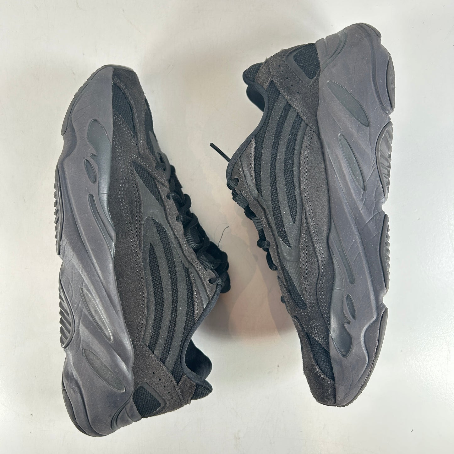 FU6684 Adidas Yeezy Boost 700 V2 Vanta [USED] - 9 M (Used)