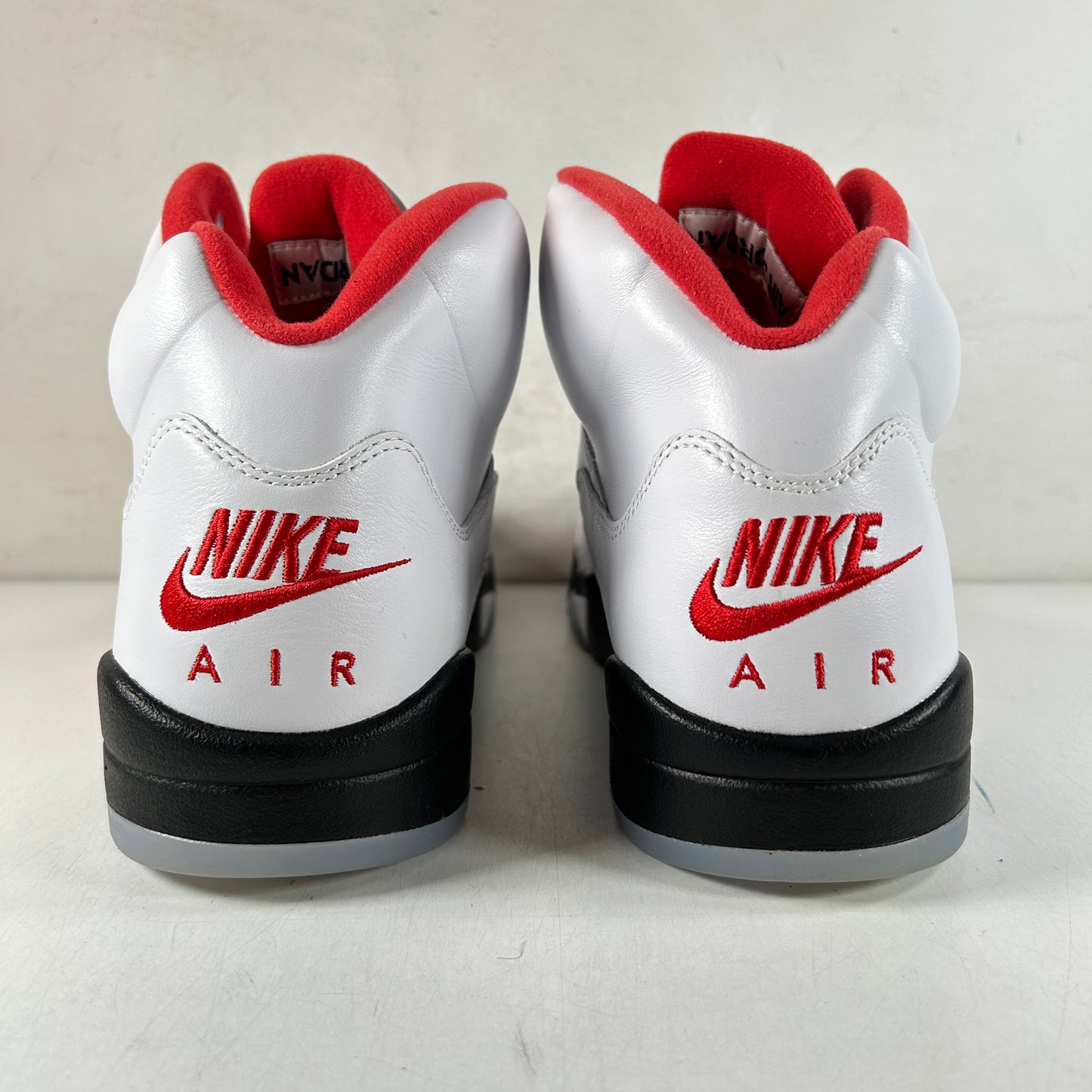 DA1911 102 Jordan 5 Retro Fire Red Silver Tongue (2020) [USED] - 11 M (VNDS)