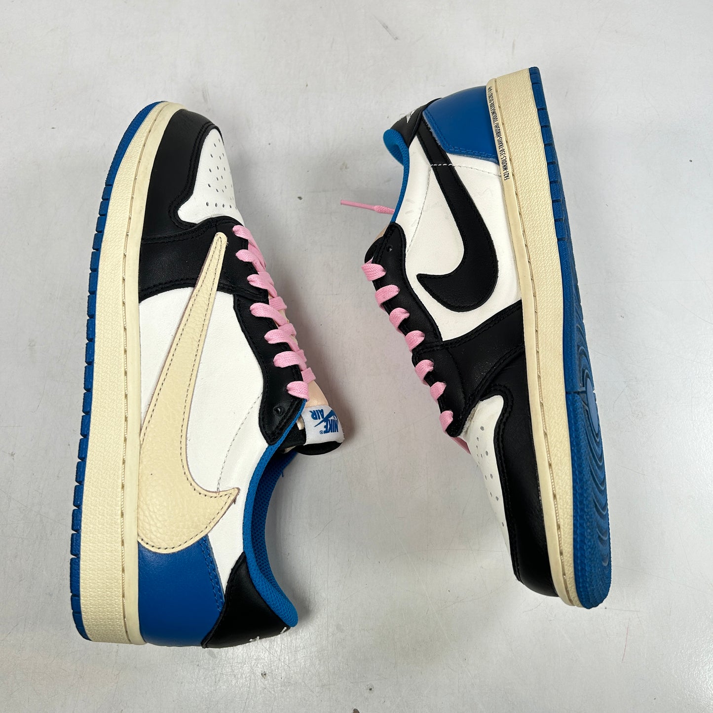 DM7866 140 Jordan 1 Retro Low OG SP Fragment x Travis Scott [USED] - 8 M (Used)