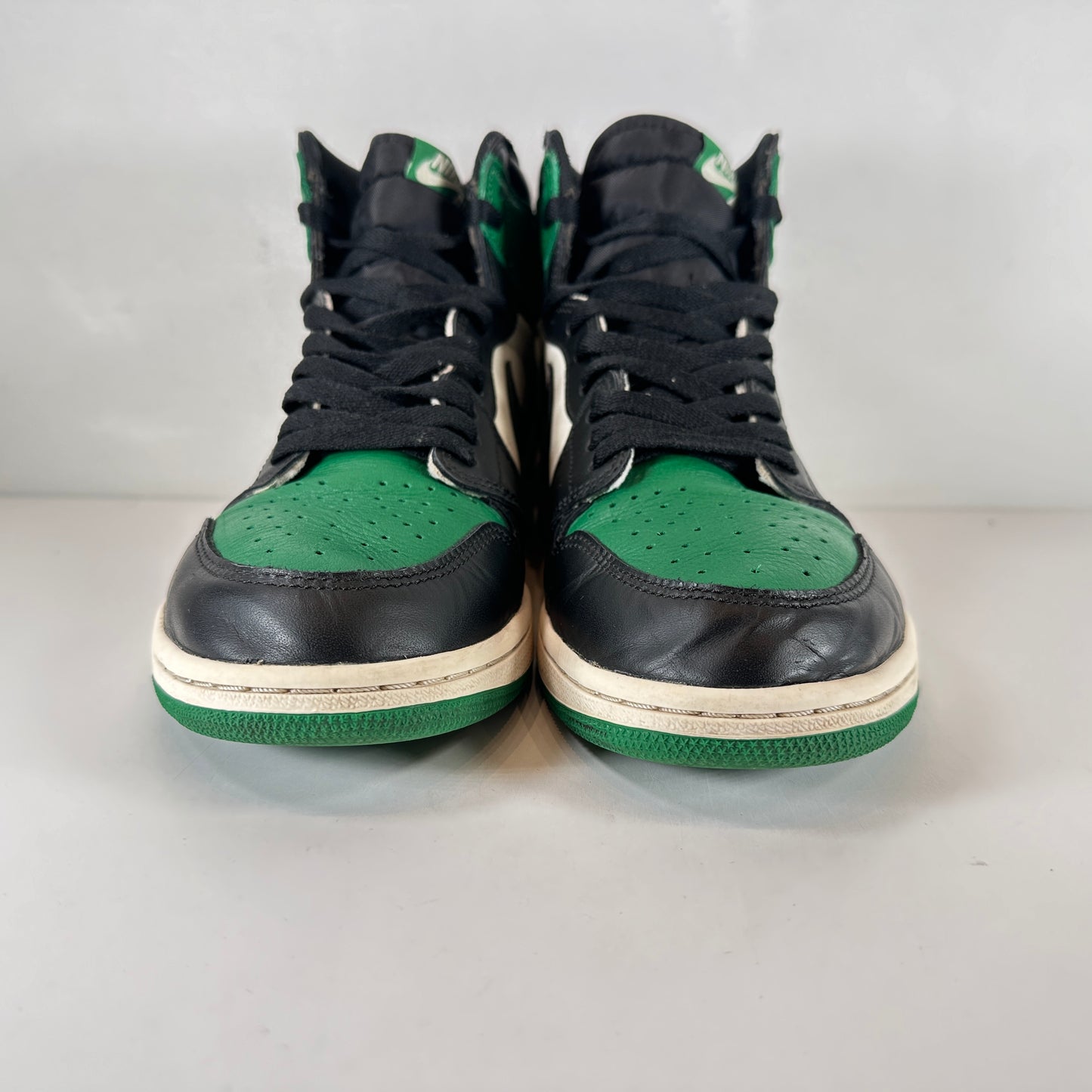 555088 302 Jordan 1 Retro High Pine Green [USED] - 11 M (Used)