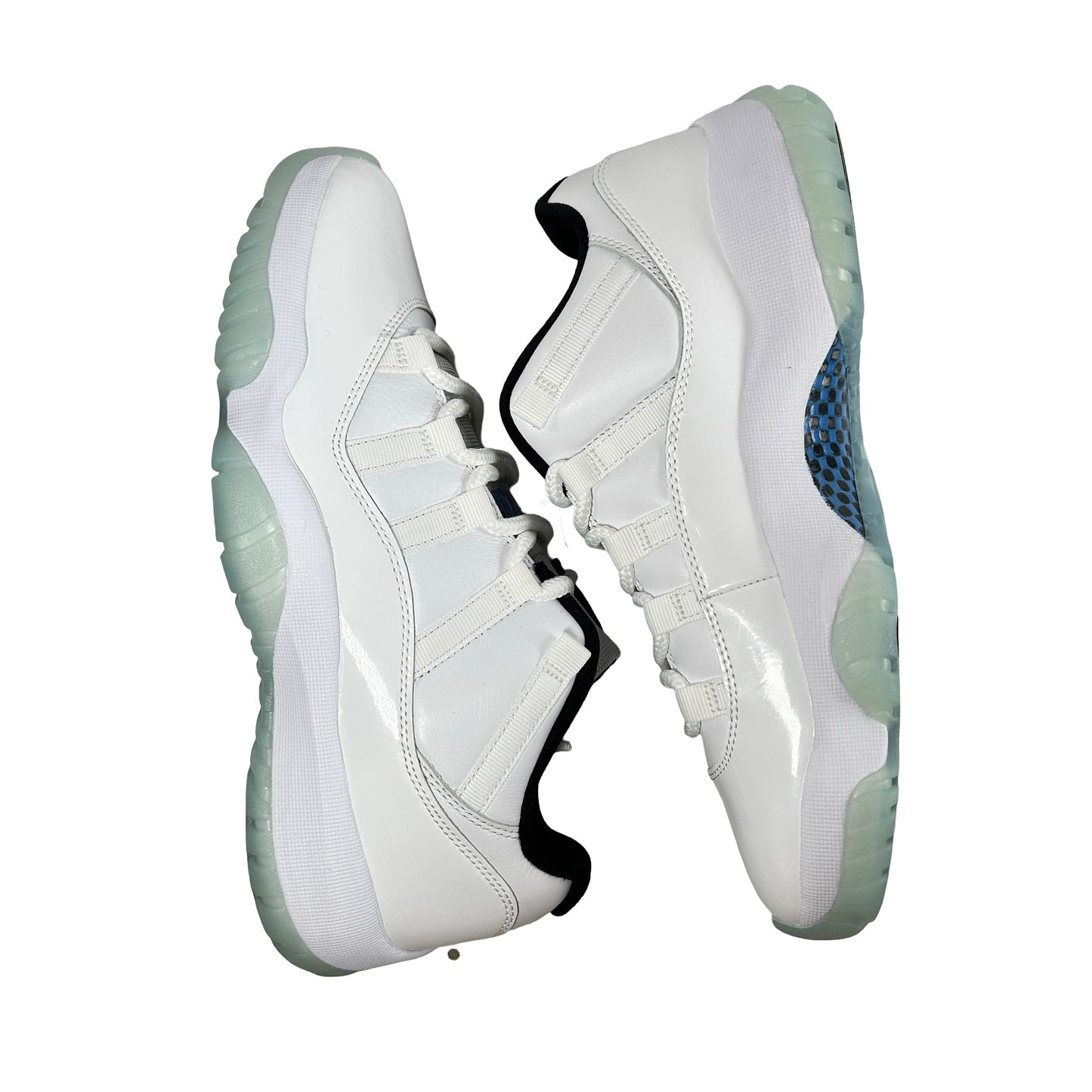 AV2187 117 Jordan 11 Low Legend Blue [CONDITIONAL] - 8.5 M (Yellowing)