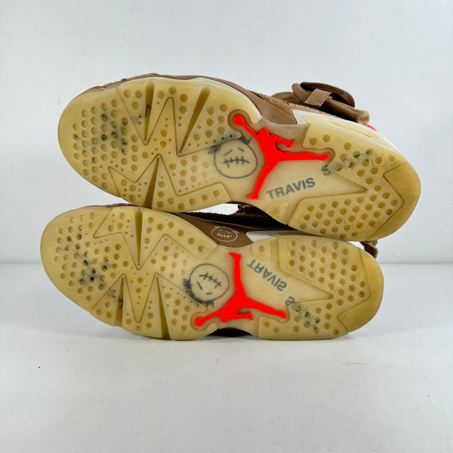DH0690 200 Jordan 6 Retro Travis Scott British Khaki [USED] - 9 M (Used)