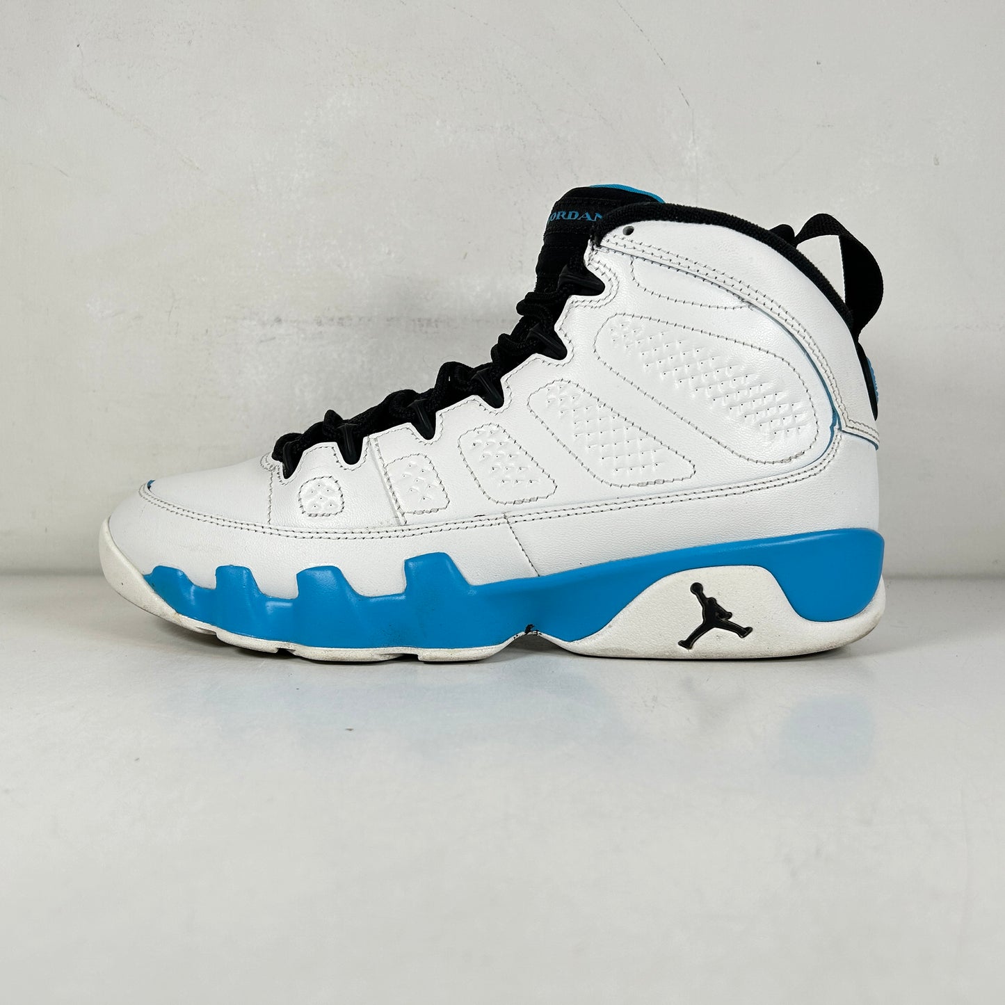 FQ8992 101 Jordan 9 Retro Powder Blue (2024) [USED] - 8 M (Used2)