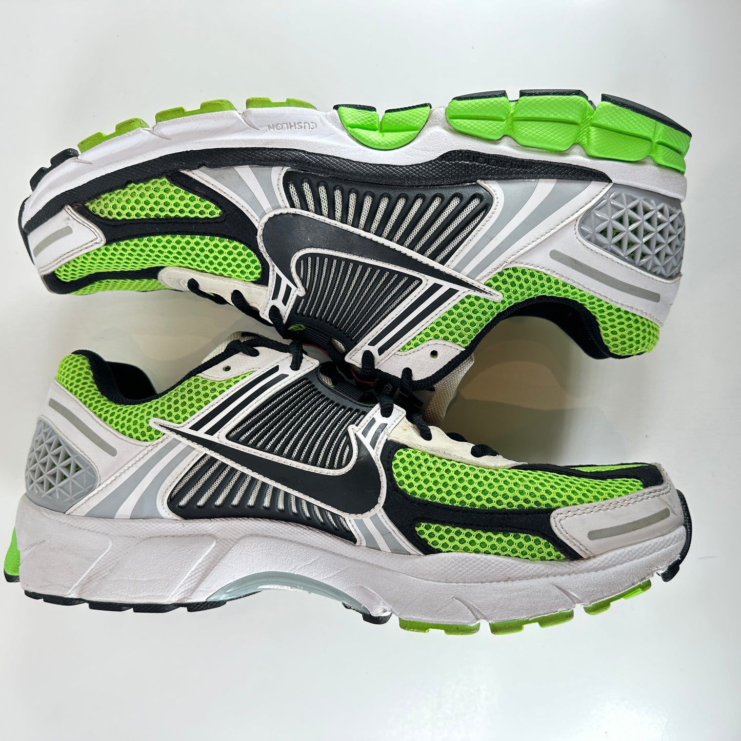 CI1694 300 Nike Zoom Vomero 5 Electric Green Black [USED] - 12 M (Used)