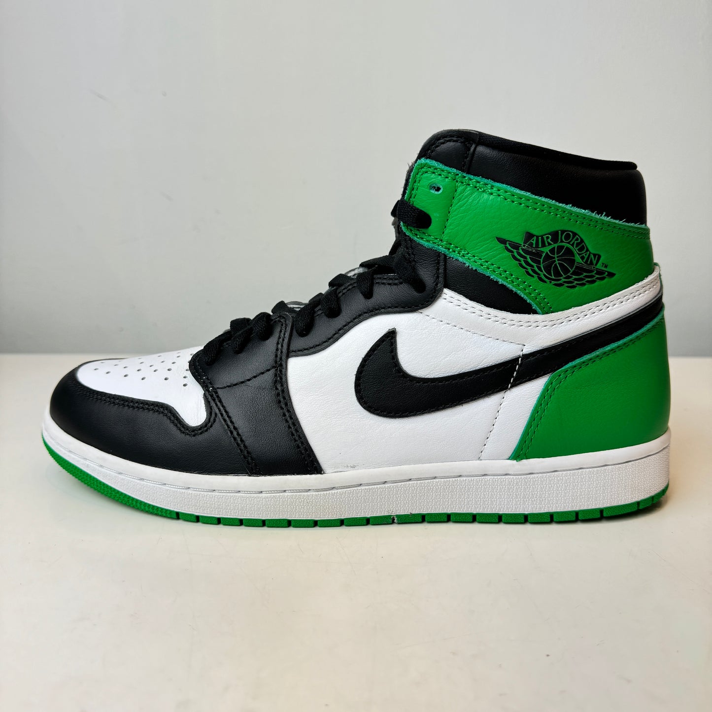 DZ5485 031 Jordan 1 Retro High OG Lucky Green [USED] - 10.5 M (Used)