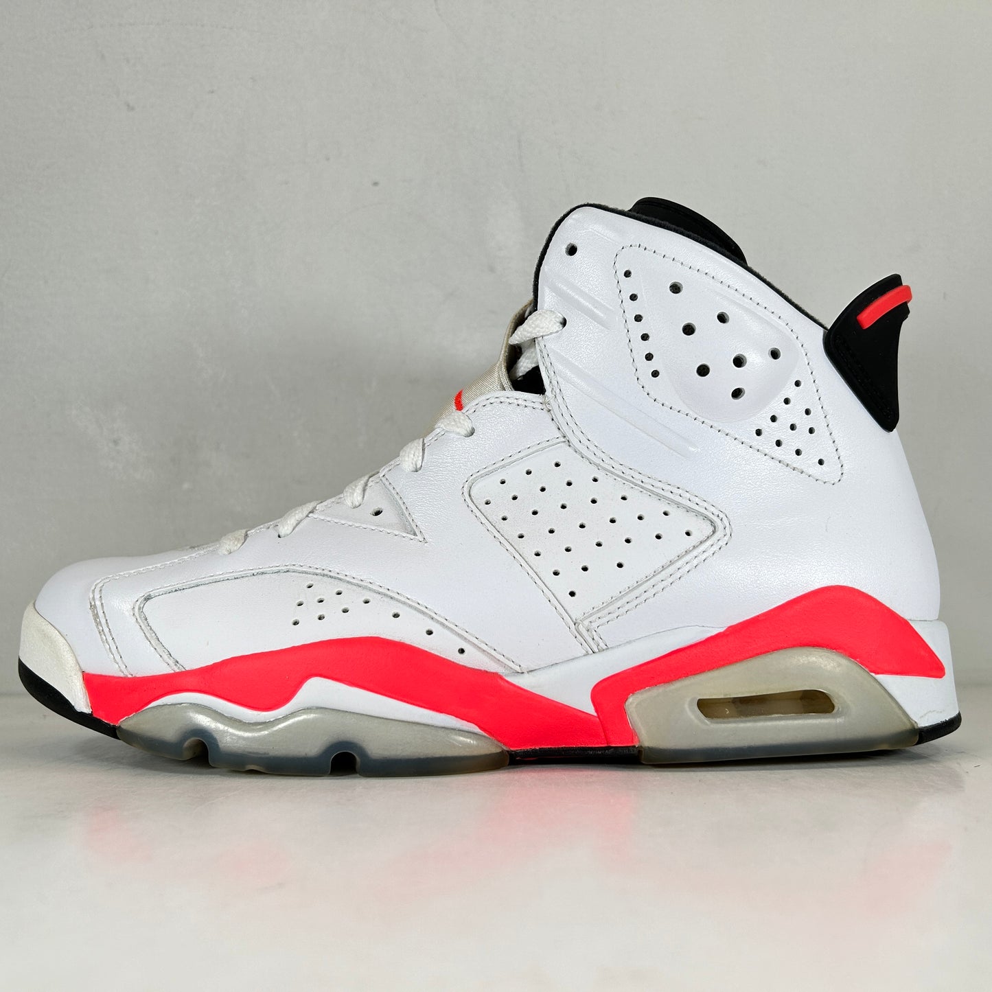 384664 123 Jordan 6 Retro Infrared White (2014) [USED] - 9.5 M (Used)