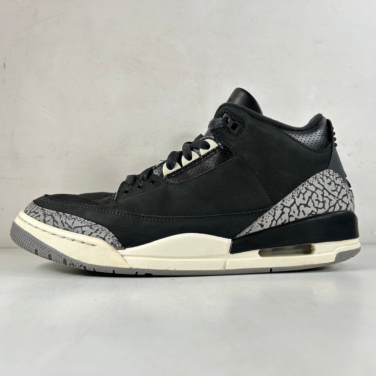 CK9246 001 Jordan 3 Retro Off Noir (Mujeres)